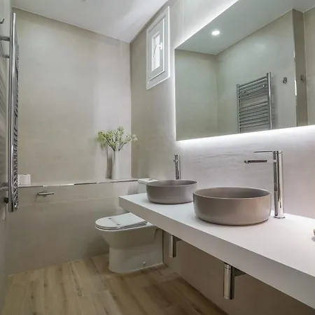 Modern Duplex-3bedrooms 3bathrooms-lavapies Madrid