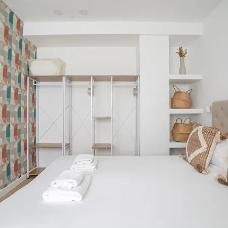 Modern Duplex-3bedrooms 3bathrooms-lavapies Apartment Madrid