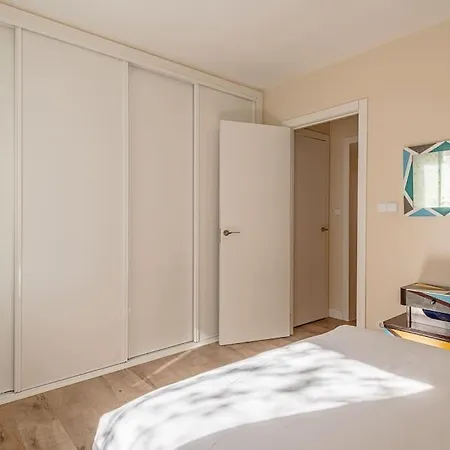 Luminous For 7 Pax In Tetuan - Pb *