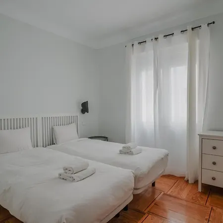 Apartment Modern Spacious-3 Bedrooms 2 Bathrooms-retiro *