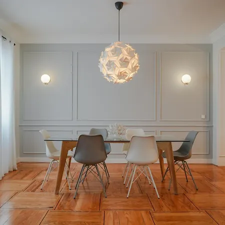 Modern Spacious-3 Bedrooms 2 Bathrooms-retiro Madryt