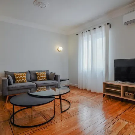 Modern Spacious-3 Bedrooms 2 Bathrooms-retiro *