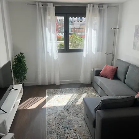 Valdebebas Con Garaje Gimnasio Y Piscina * Madrid
