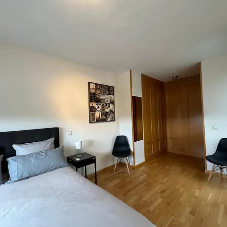 Ifema 5 4 Banos, Parking Free Holiday home *