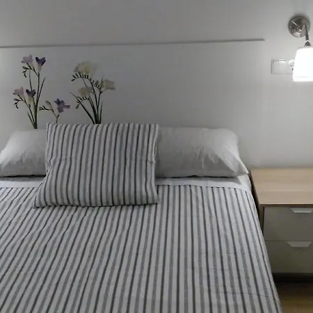 Ruhige Ferienwohnung Im Gruenguertel Der Stadt Apartment *
