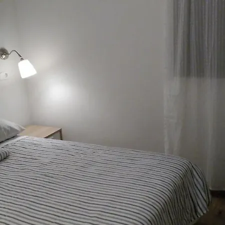 Ruhige Ferienwohnung Im Gruenguertel Der Stadt *