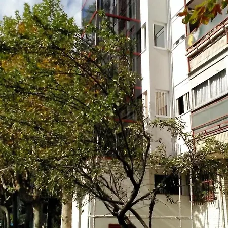 Ruhige Ferienwohnung Im Gruenguertel Der Stadt Apartment