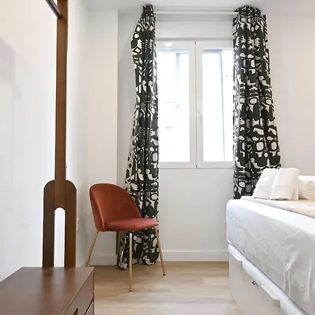 Apartment For Amplia Casa Temporal De 3 M Vlm4 Madrid