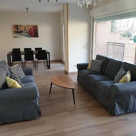 Holiday home Ifema 5 4 Banos, Parking Free Madrid