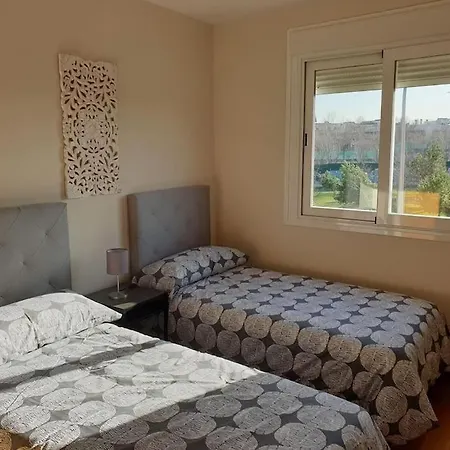 Ifema 5 4 Banos, Parking Free Holiday home Madrid