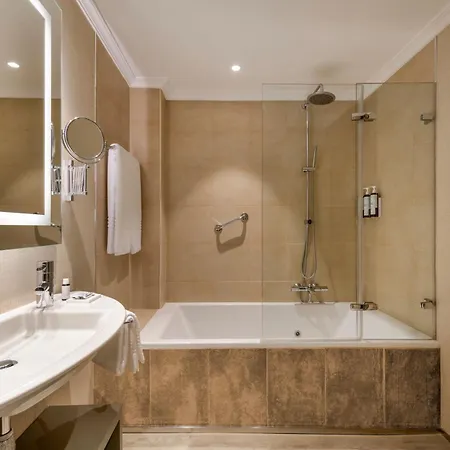 Ac Carlton By Marriott Madrid