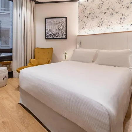 H10 Puerta De Alcala Hotel 4*