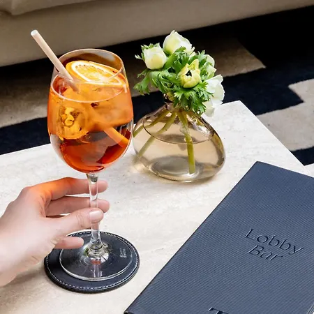 Totem Madrid, A Small Luxury Of The World 4*