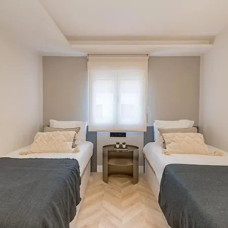 Apartment Puerta Del Sol 3br 3bh Madrid