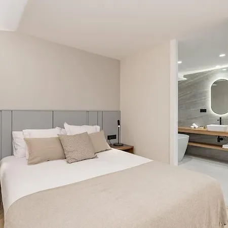 Apartment Puerta Del Sol 3br 3bh *
