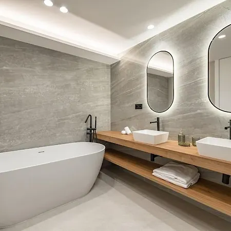 Apartment Puerta Del Sol 3br 3bh Madrid