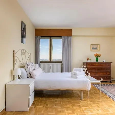 Vintage On Plaza Castilla, Apartment Madrid