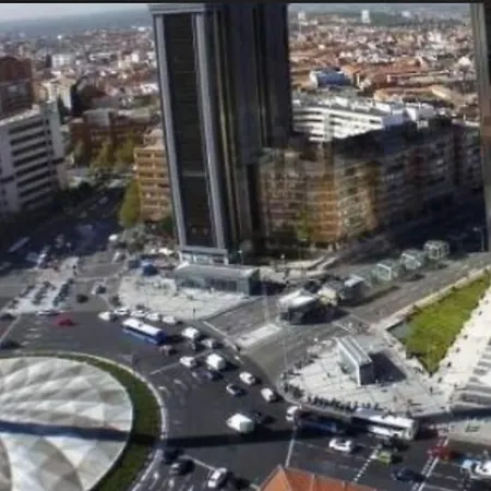 Apartment Vintage On Plaza Castilla, Madrid