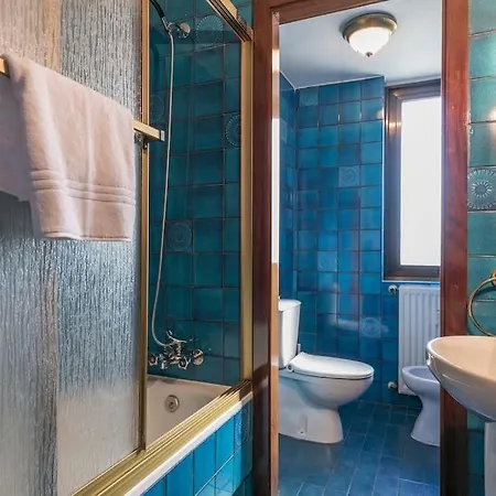 Vintage On Plaza Castilla, Apartment *