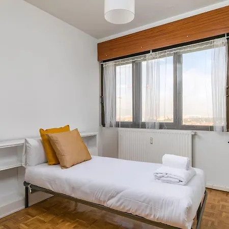 Vintage On Plaza Castilla, Apartment