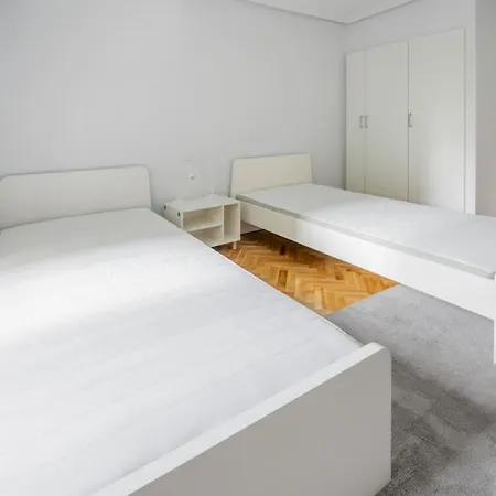 Apartment 3 Bedrooms 2 Bathrooms Furnished - Sol - Bright - Mintystay *