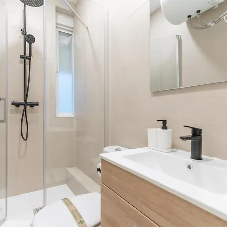 Modern And Cozy-1bedroom 1bathroom-azca