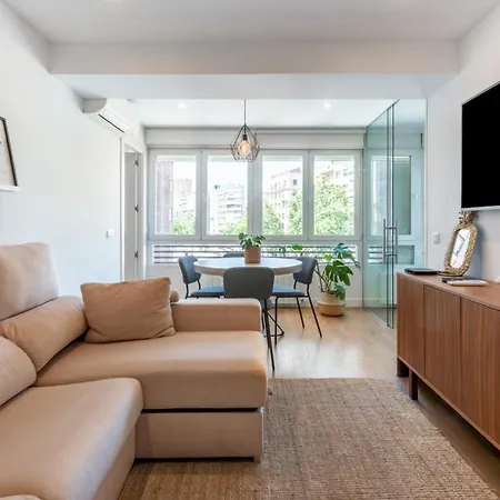1 Bedroom 1 Bathroom Furnished - Salamanca - Brigth - Mintystay Apartment