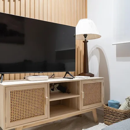 Modern And Cozy-1bedroom 1bathroom-azca *