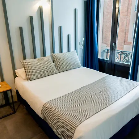 Carmen-gran Via Albergue *