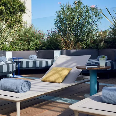 Hotel The Social Hub 4 Star 4*