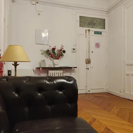Grand Via House 3*