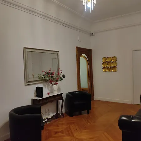 Grand Via House 3* Madrid