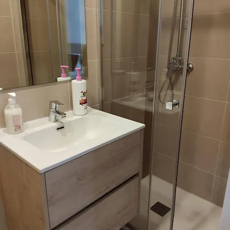 Grand Via House 3*