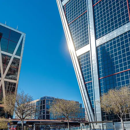 Unique And Sophisticated Design In Financial Centre