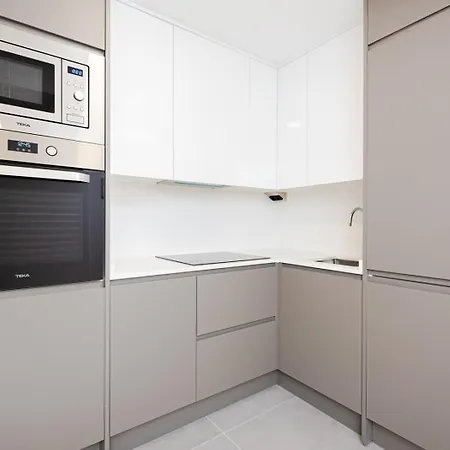 Unique And Sophisticated Design In Financial Centre *