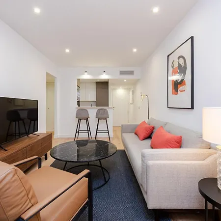Unique And Sophisticated Design In Financial Centre *