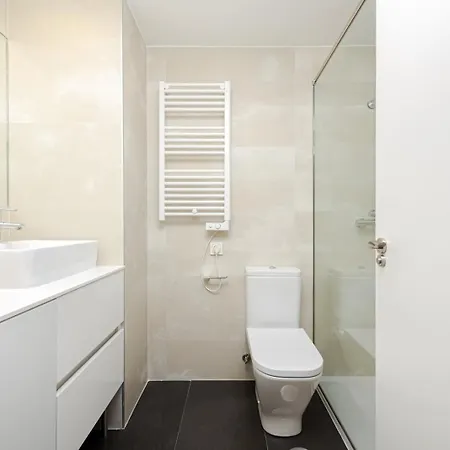 Unique And Sophisticated Design In Financial Centre