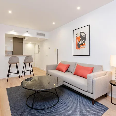 Apartment Unique And Sophisticated Design In Financial Centre Madrid