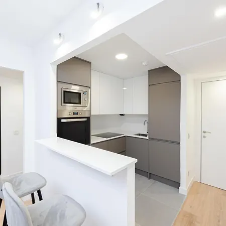 Unique And Sophisticated Design In Financial Centre Madrid