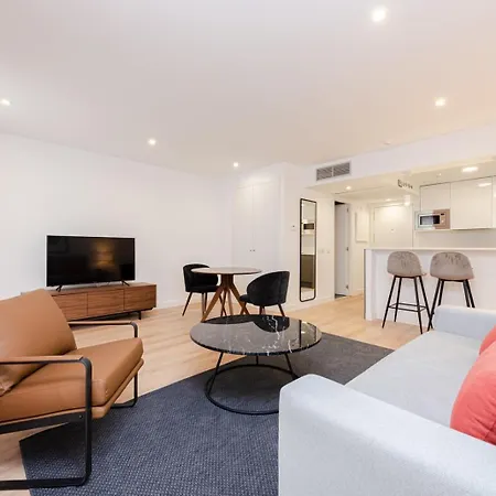 Unique And Sophisticated Design In Financial Centre