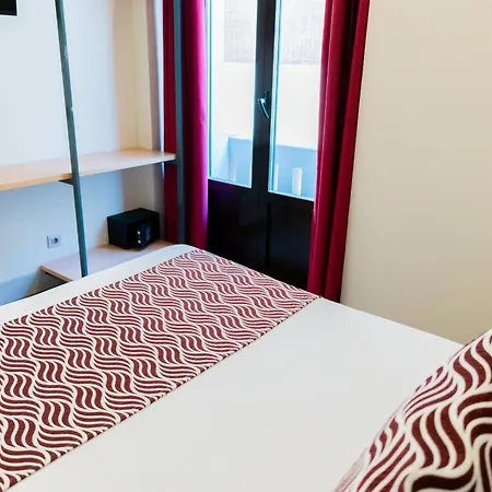 Juliette-gran Via Hostel *