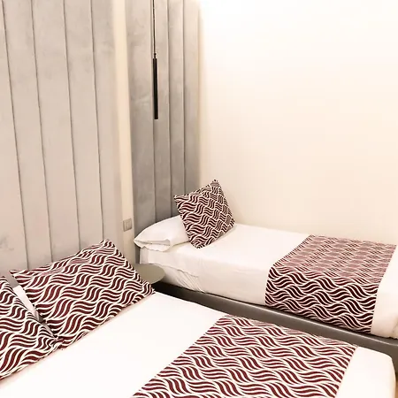 Juliette-gran Via Hostel