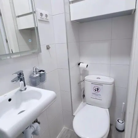 Renovado Apartamento En Delicias By Bebalmy * Madrid