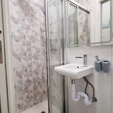 Apartment Renovado Apartamento En Delicias By Bebalmy