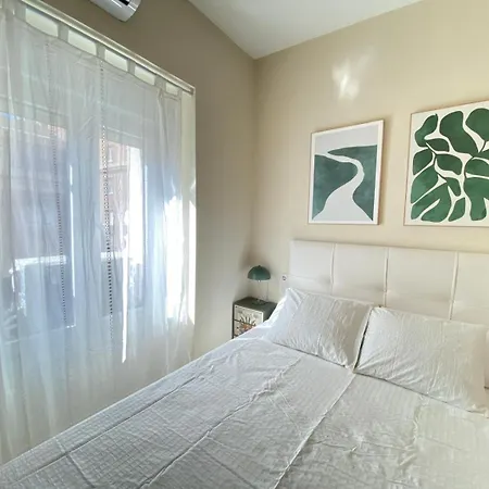 Estudios Gran Via Apartment Madrid
