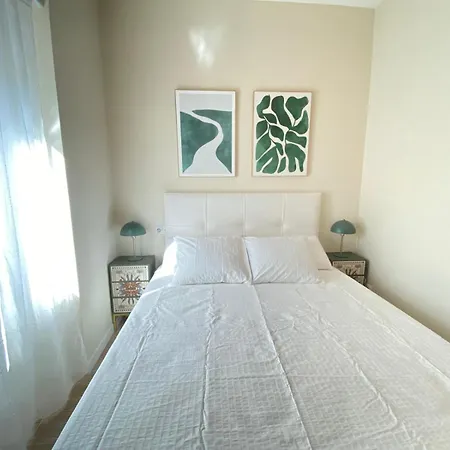 Estudios Gran Via Apartment Madrid