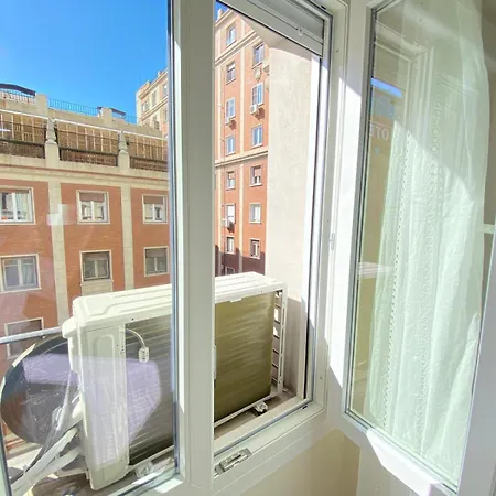 Estudios Gran Via Apartment
