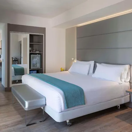 Nh Zurbano Hotel