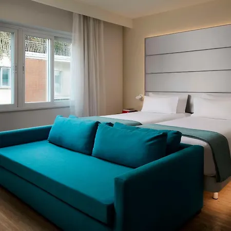 Nh Zurbano Hotel