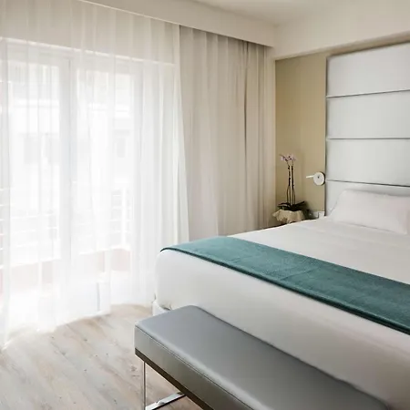Hotel Nh Zurbano 4*